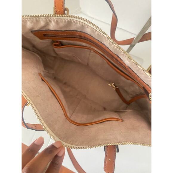 Michael Kors Gray and White Logo Jet Set East West Zip Top Signature Tote - Picture 12 of 12